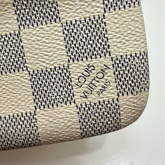 Louis Vuitton Key Pouch - Picture 8 of 8